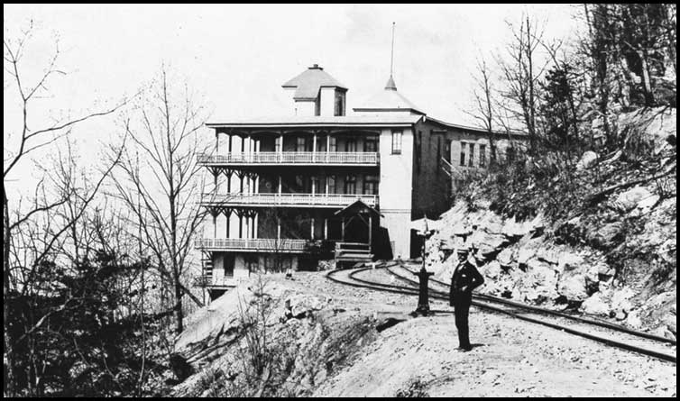 Mount Lookout Railway and the Point Hotel