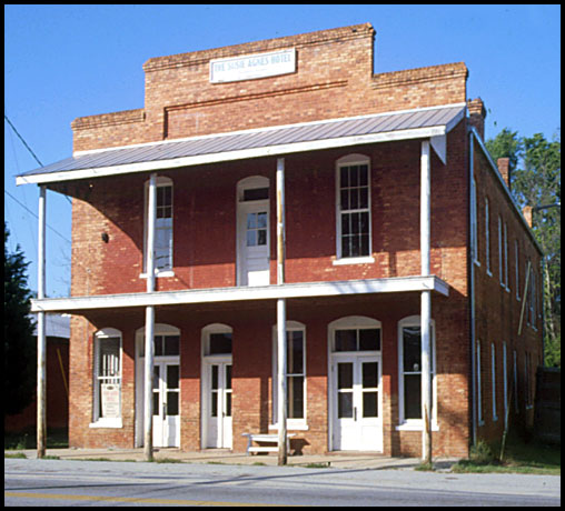 Old Susie Agnes Hotel in Bostwick, GA